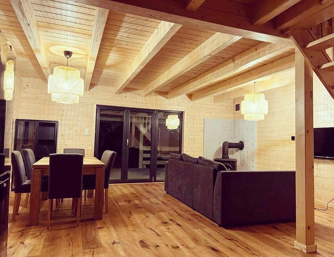 Aparthouse